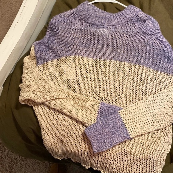 H&M Sweater - Picture 2 of 3